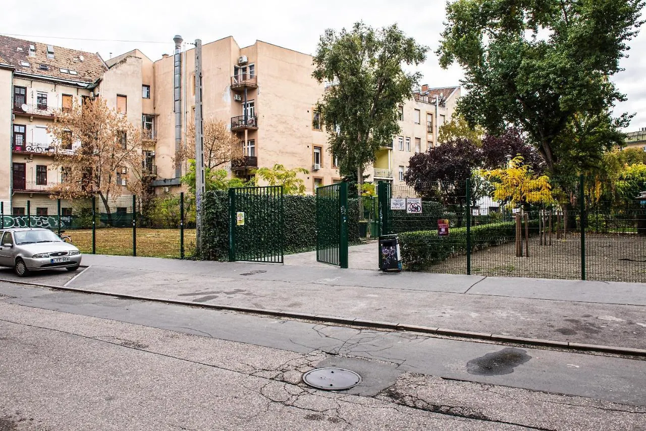 Dob36 Apartment With Free Private Parking And Balcony Budapest