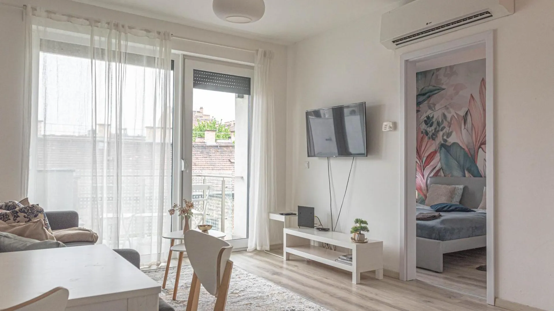 Dob36 Apartment With Free Private Parking And Balcony Budapest 0*,  Hungary