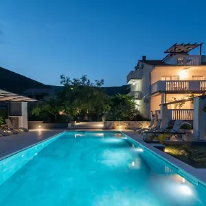 Dobrila , Kaštel Novi Chorwacja