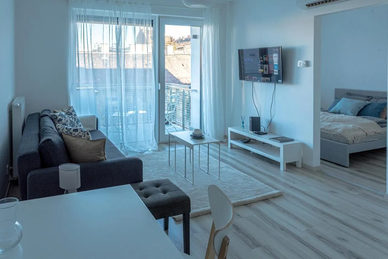 Dob36 Apartment With Free Private Parking And Balcony Budapest Hungría