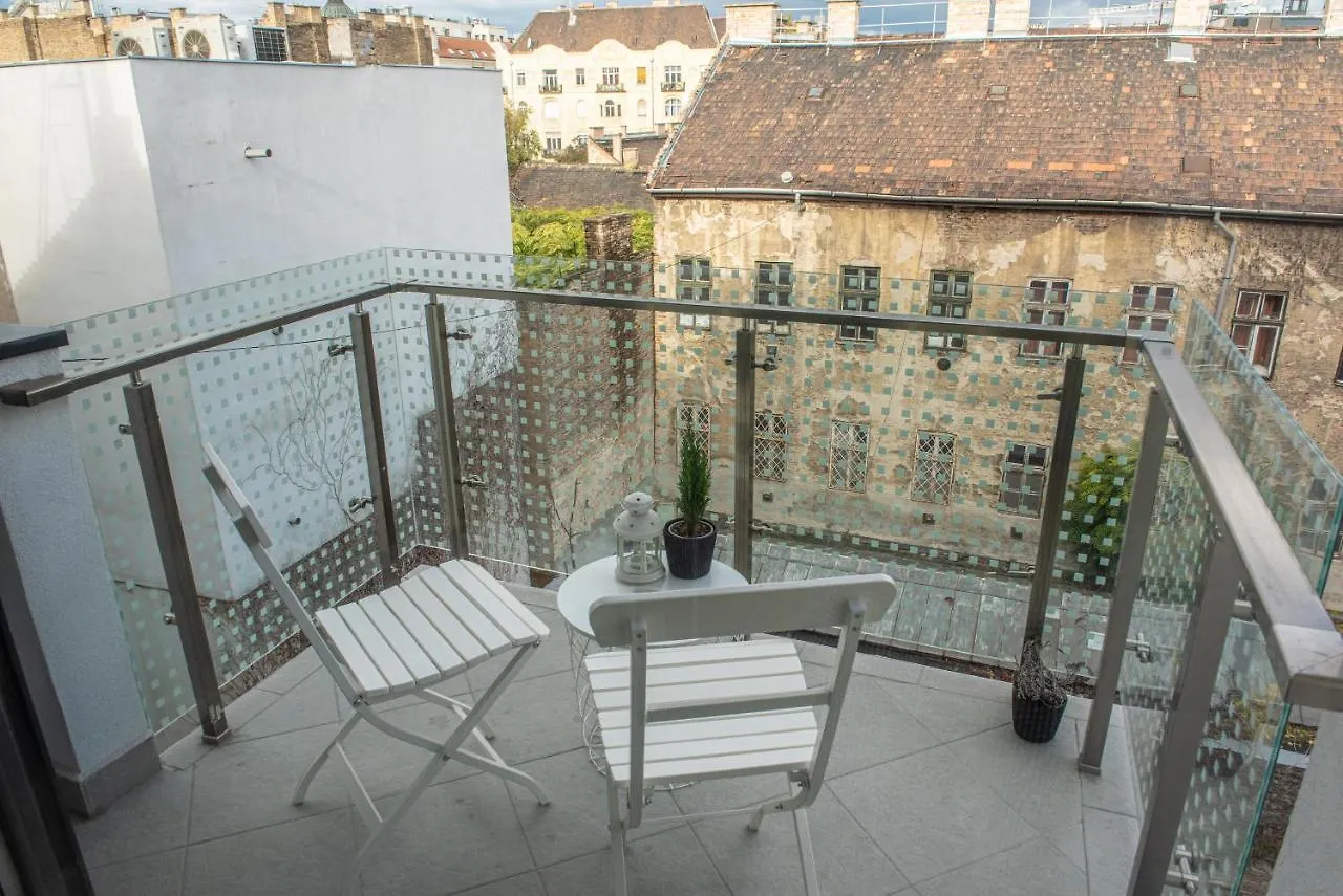 Dob36 Apartment With Free Private Parking And Balcony Budapest Hungría
