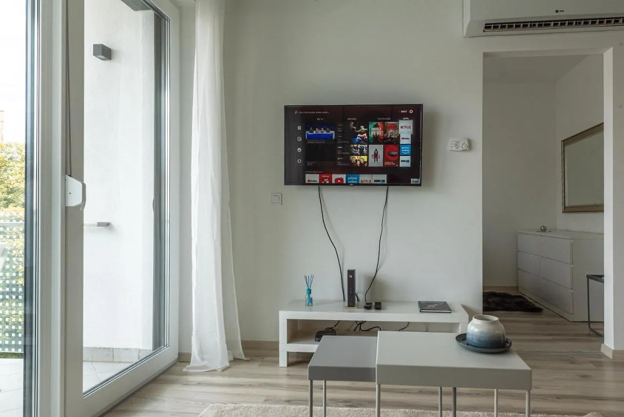 Dob36 Apartment With Free Private Parking And Balcony Budapest
