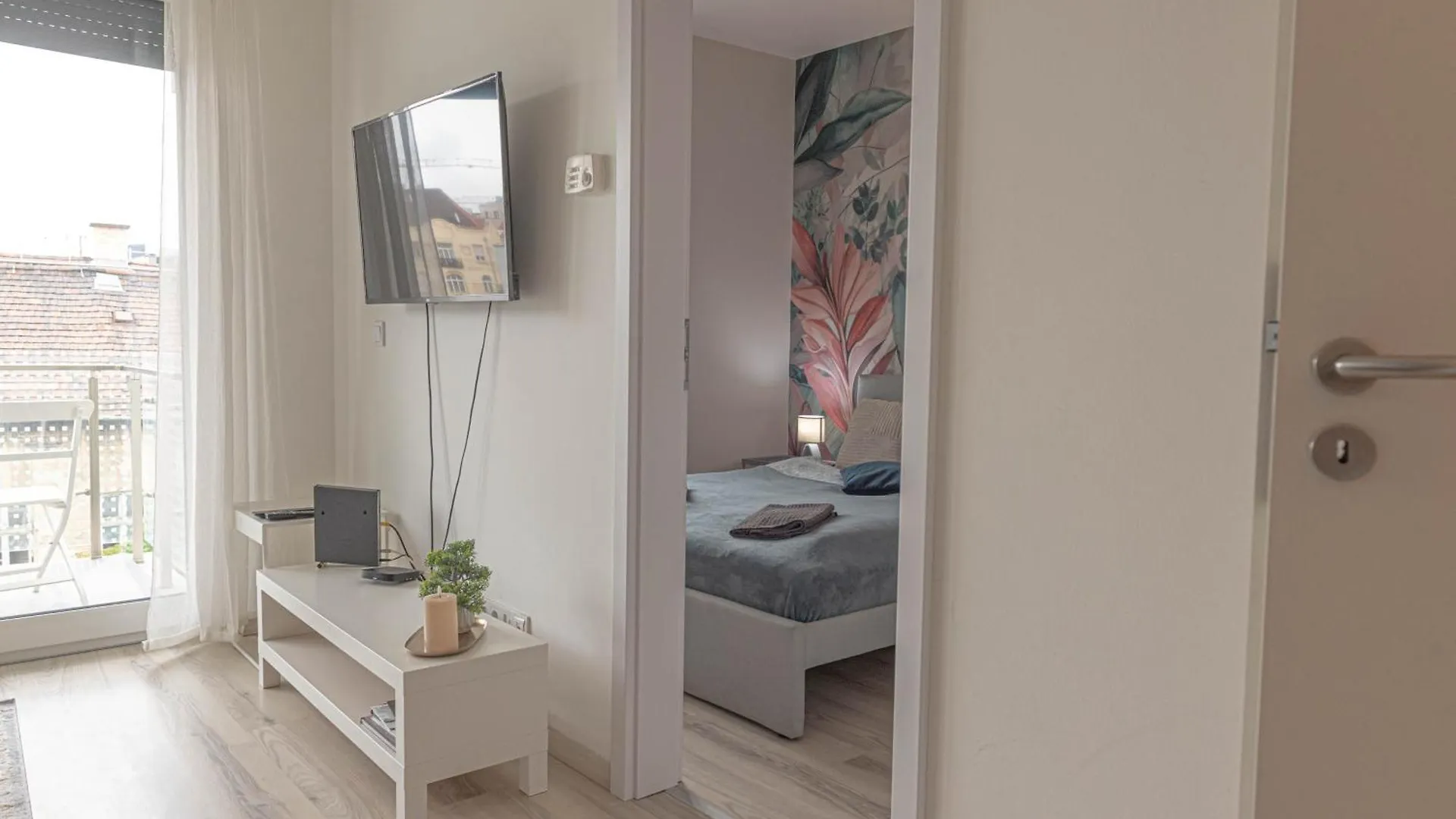Dob36 Apartment With Free Private Parking And Balcony Budapest