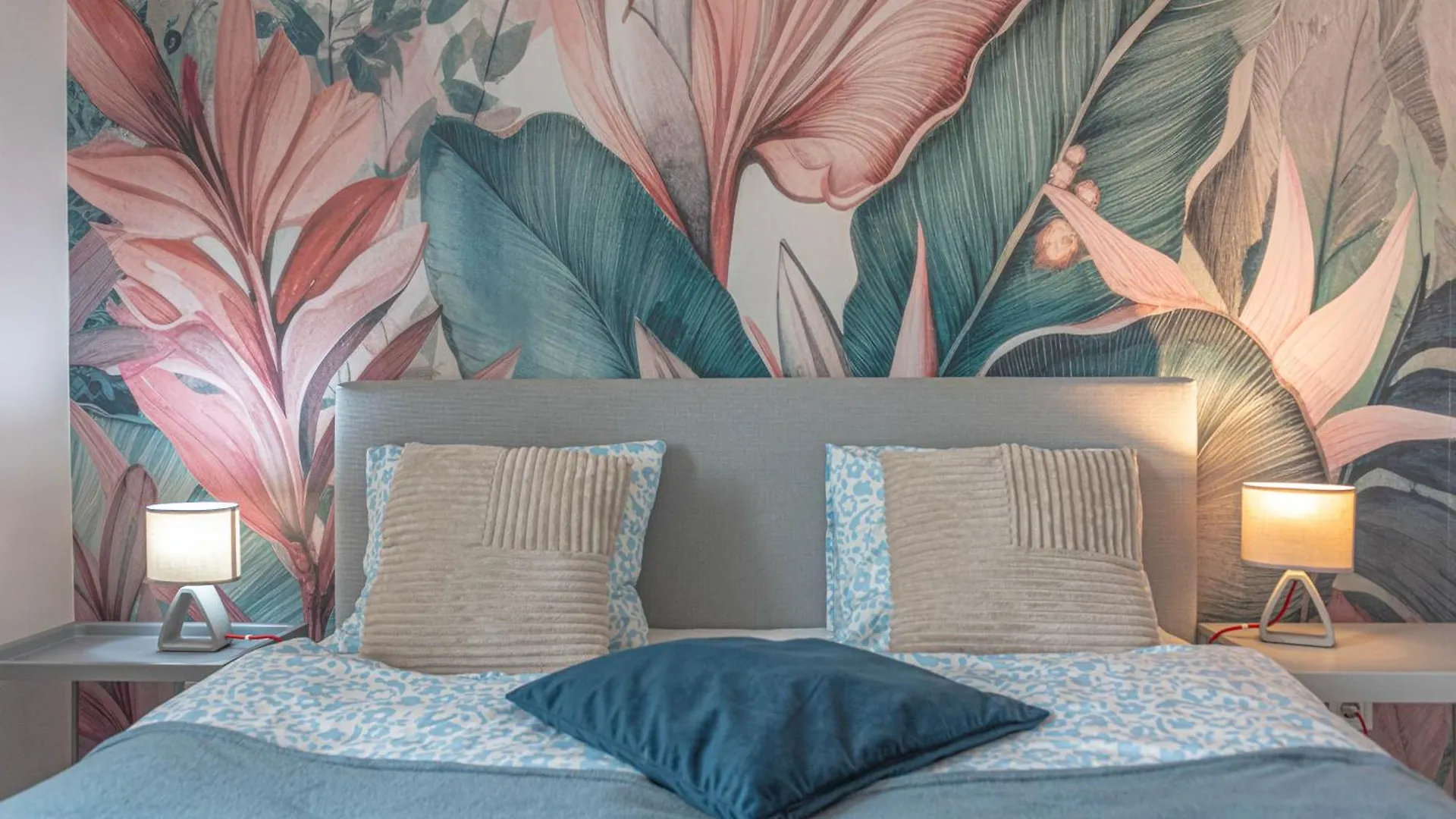 Dob36 Apartment With Free Private Parking And Balcony Budapest